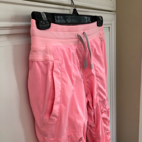 LINED Ivivva by Lululemon Live to Move crop - Picture 5 of 13